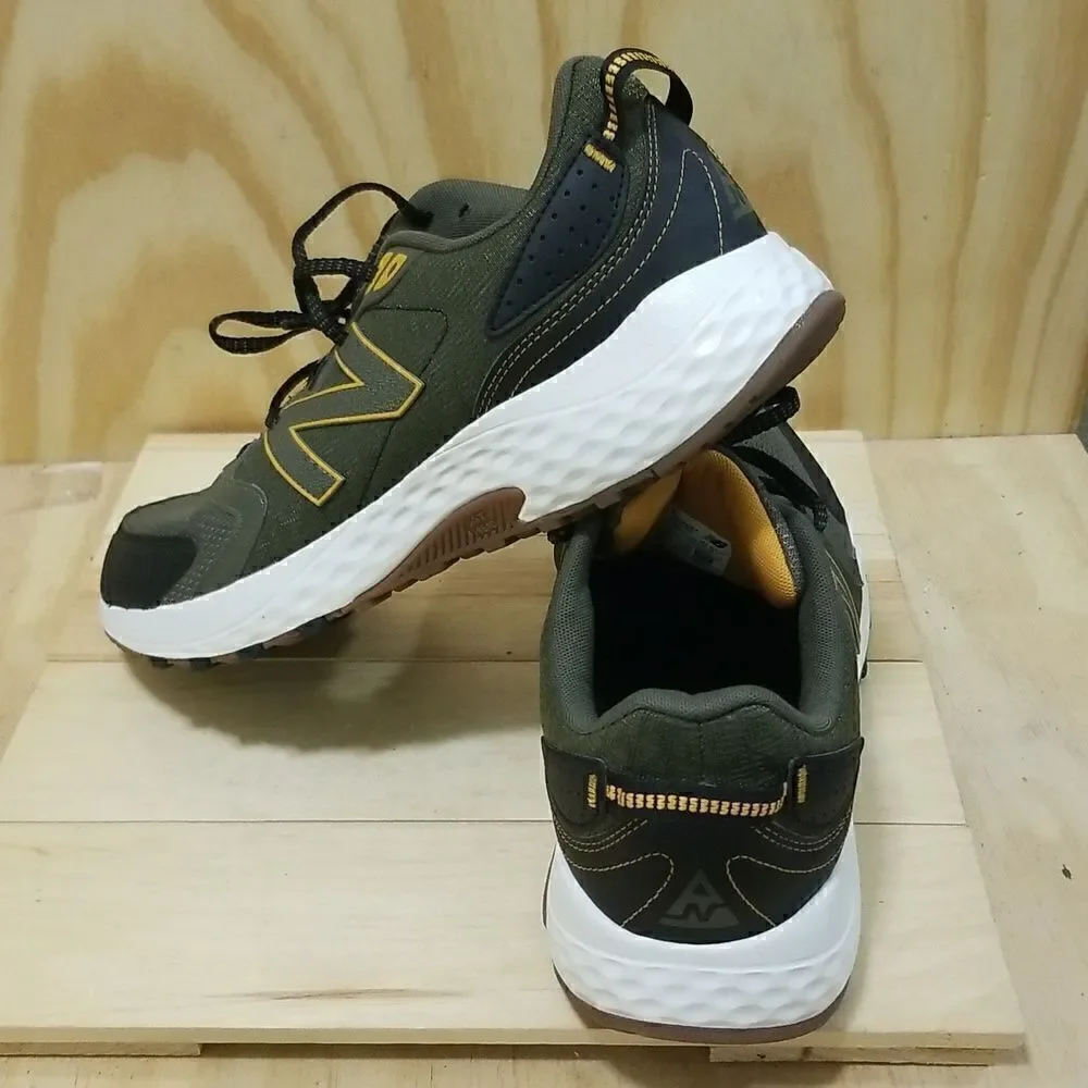 New Balance Men's Trail Running  Green / Black - White BRAND NEW SZ-14